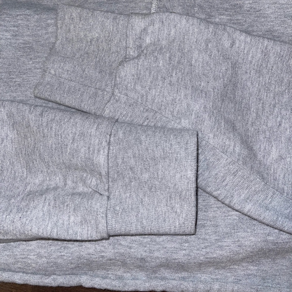 Brandy Melville long sleeve light grey top - Picture 3 of 5